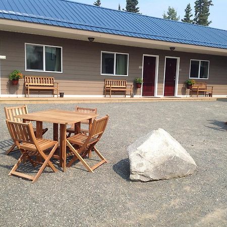Parkside Inn Haines Junction Exterior foto